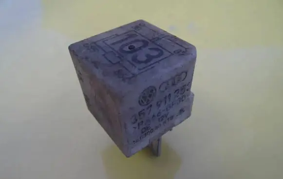 Volkswagen Golf IV Other relay 357911253 14030000