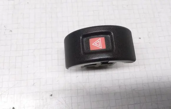 Opel Astra G Hazard light switch 09131728 09138059
