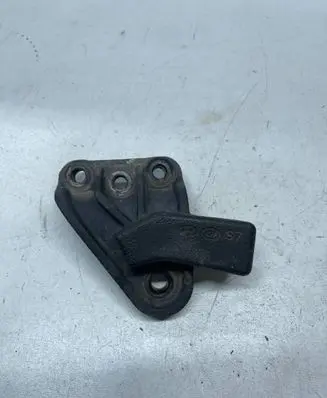 Gearbox mounting bracket