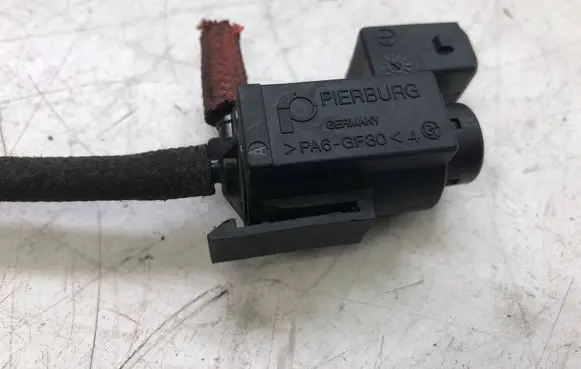 BMW 1 F20 F21 Vacuum valve 7810831