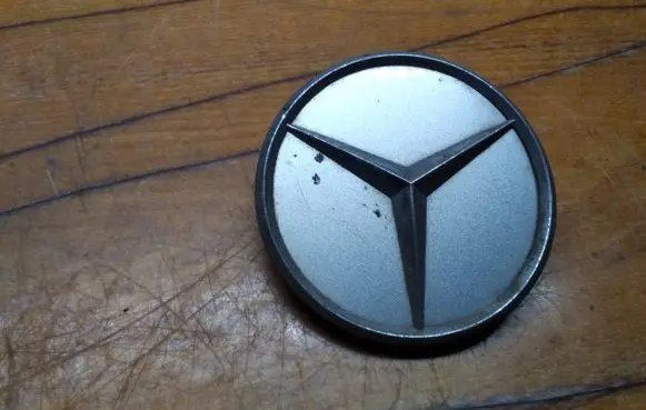 Mercedes-Benz Vito Viano W638 Original wheel cap 2204000125