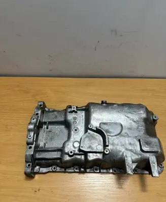 KIA Sportage Oil sump 215102A321