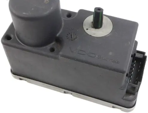 Volkswagen Golf III Central locking vacuum pump 1H0962257