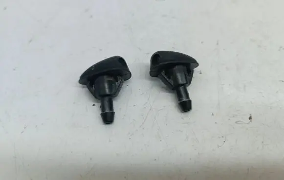 Windshield washer spray nozzle