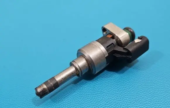 Opel Astra K Fuel injector 55577403 IMPRK1532147