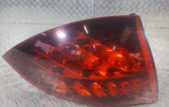 Porsche Cayenne (92A) Rear/tail lights 7P5945095M L90008844