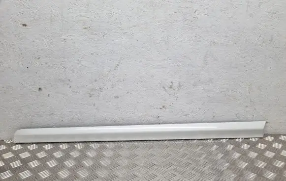 Seat Exeo (3R) Front door trim (molding) 8E0853960C