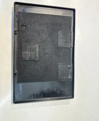 Battery box tray