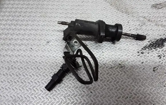 Clutch slave cylinder