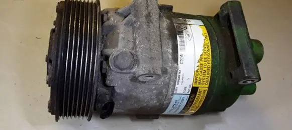 Renault Scenic II - Grand scenic II Air conditioning (A/C) compressor (pump) 01140018