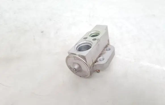 Air conditioning (A/C) expansion valve
