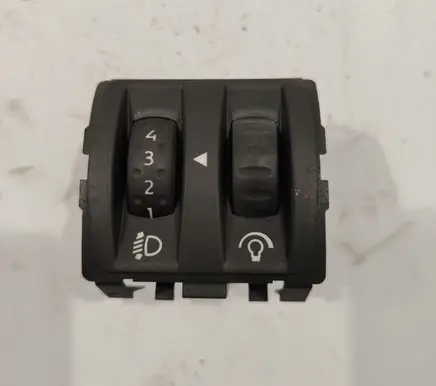 Renault Megane II Headlight level height control switch 8200121805B