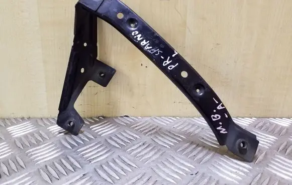 Mercedes-Benz A W168 Fender mounting bracket