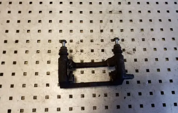 Audi A6 C7 Brake caliper pad carrier rear 