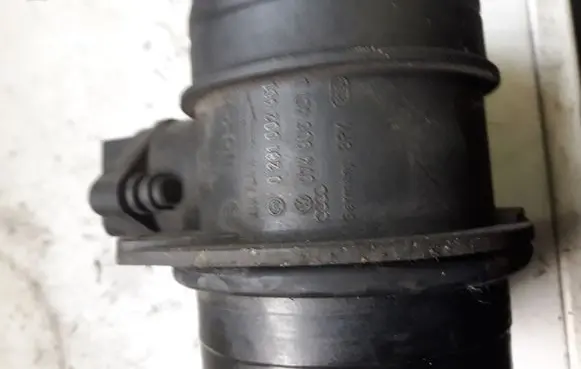 Audi A4 S4 B6 8E 8H Mass air flow meter 0281002461
