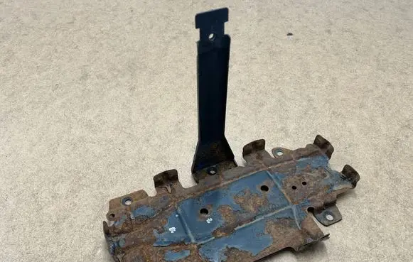 BMW 3 E46 Battery bracket 51718237364 8237364