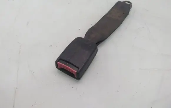 Hyundai Galloper Rear seatbelt buckle