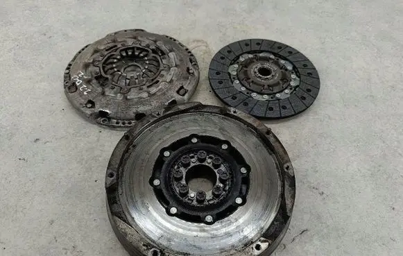 Toyota Corolla Verso E121 Dual mass flywheel 