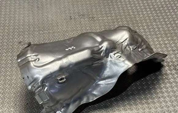 Volvo S60 Exhaust heat shield 8888613691 32299073 AE07T