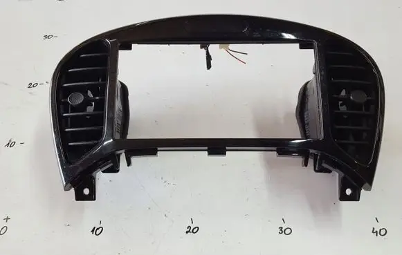 Dash center air vent grill