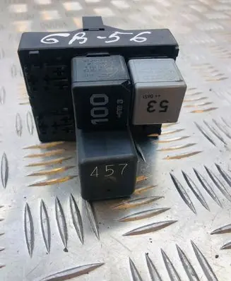 Volkswagen PASSAT B6 Fuse box set 1K0937507B
