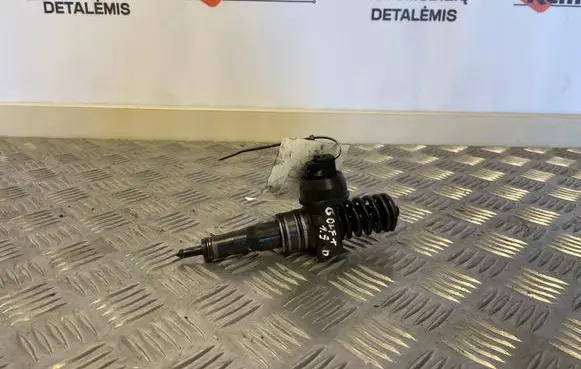 Volkswagen Golf Plus Fuel injector 038130073BN
