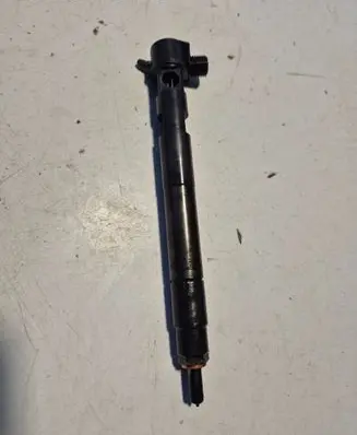 Chevrolet Captiva Fuel injector 28264952