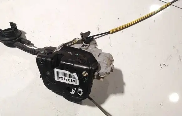 Audi A6 S6 C6 4F Rear door lock 4f0839016