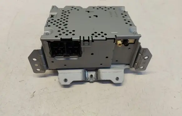 Ford Puma Radio/CD/DVD/GPS head unit H1BT-18K810-LNR