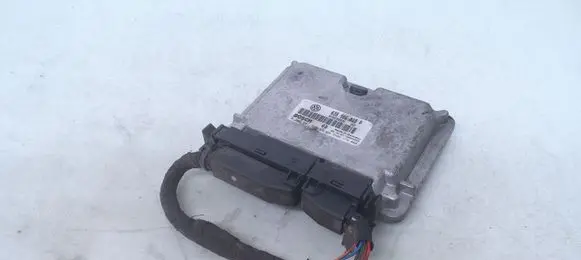 Volkswagen PASSAT B5 Engine control unit/module 038906018P 0281001720