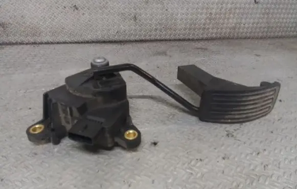 Nissan Qashqai Accelerator throttle pedal 1698B10411