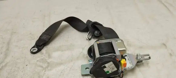 Mercedes-Benz GL X166 Front seatbelt A1668601085