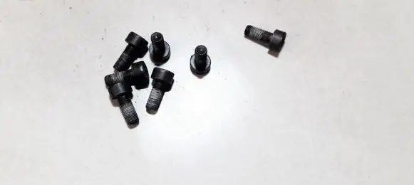 Land Rover Discovery Sport Nuts/bolts 