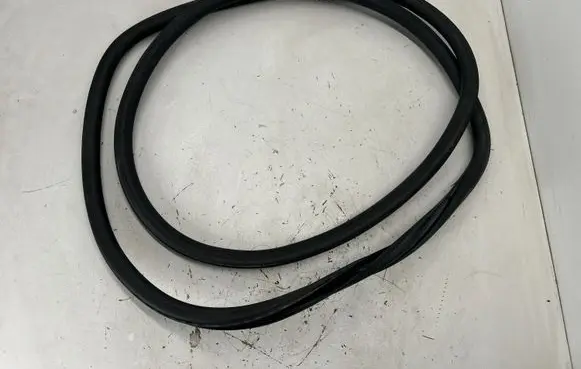 Jeep Compass Front door rubber seal 68242106AA