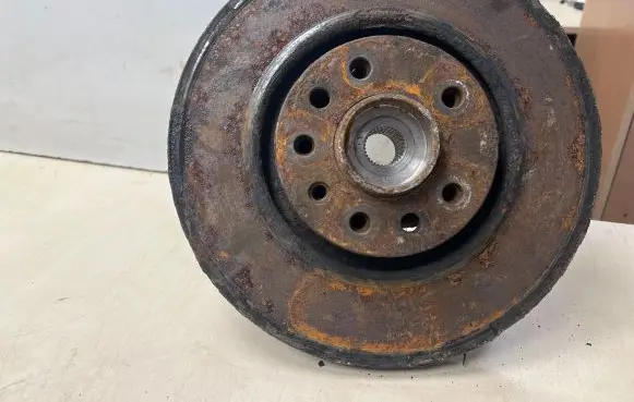 Opel Zafira A Front wheel hub spindle knuckle