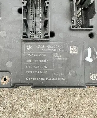 BMW 7 F01 F02 F03 F04 SAM control unit 9866982 00000F4D A2C30450427