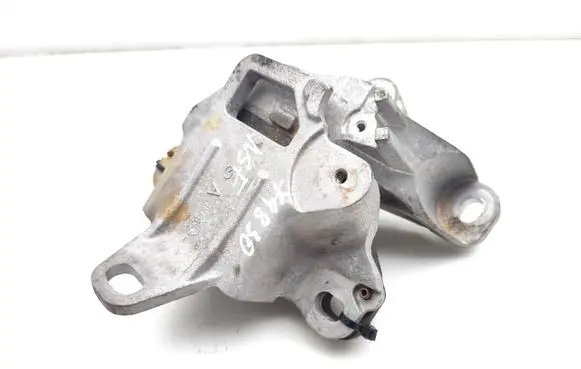 Mazda 3 II Engine mount bracket