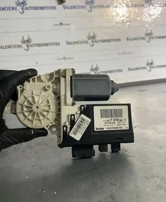 Citroen C8 Front door window regulator motor 1488737080 991728203 A91728101