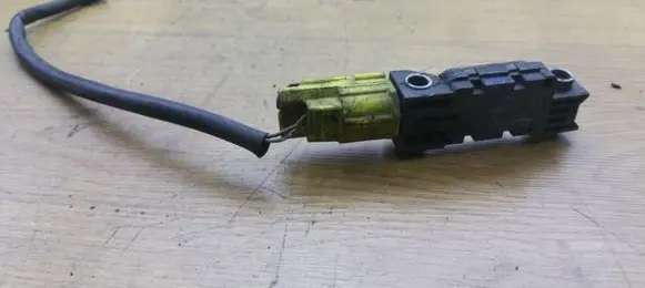 Audi A4 S4 B7 8E 8H Airbag deployment crash/impact sensor 8E0959651A