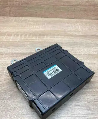 Mitsubishi Carisma Engine control unit/module ECU MD357580 E2T69394H