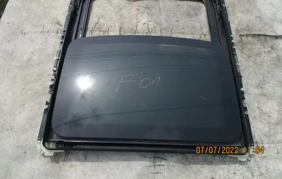 BMW 7 F01 F02 F03 F04 Sunroof glass 7903816