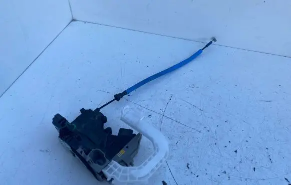 KIA Ceed Front door lock 81310J7010