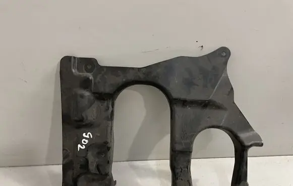 Rear underbody cover/under tray