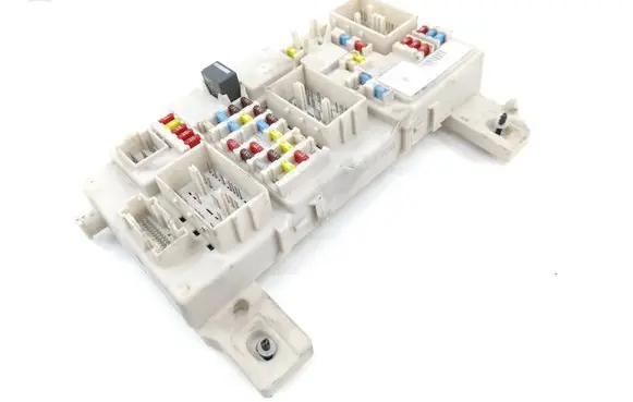 Ford Focus Fuse module 7M5T14A073DC
