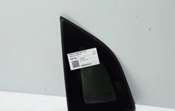 Renault Captur Rear side window 833078189R