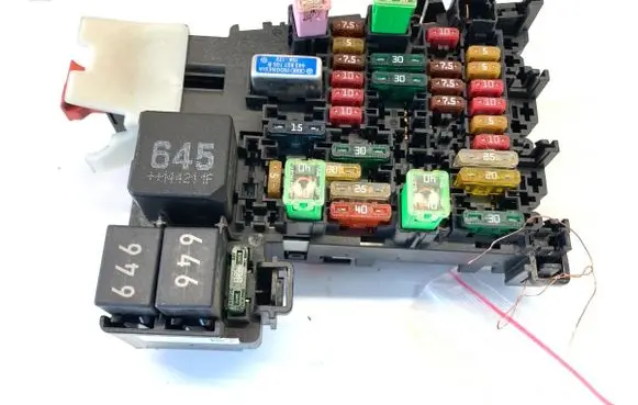 Volkswagen PASSAT B8 Fuse box set 5Q0937615C