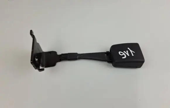 Alfa Romeo Stelvio Middle seatbelt buckle (rear) 156124429 34228857B