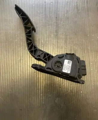 Suzuki Grand Vitara II Accelerator throttle pedal I590065J00 6PV00907400