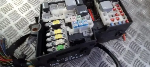 Ford Focus Fuse box set 3m5t14a142ab 3m5t-14a142-ab