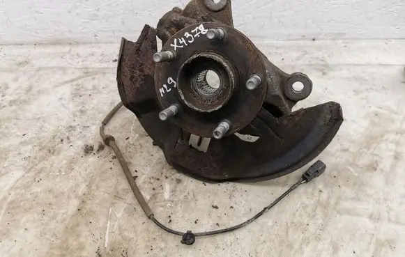 Mazda CX-3 Front wheel hub spindle knuckle